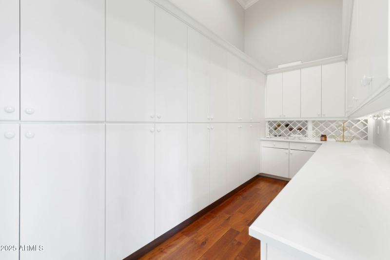 Walk-in Butlers Pantry