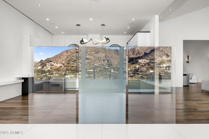 10foyer with privacy glass