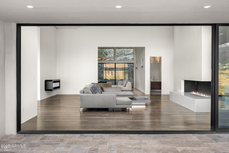 22open floor plan living room from cover