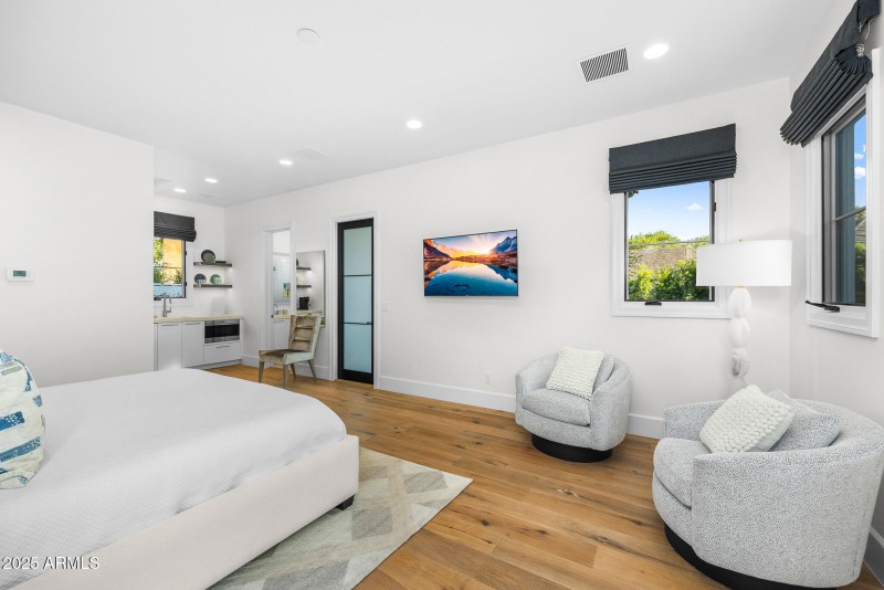 60-casita living space