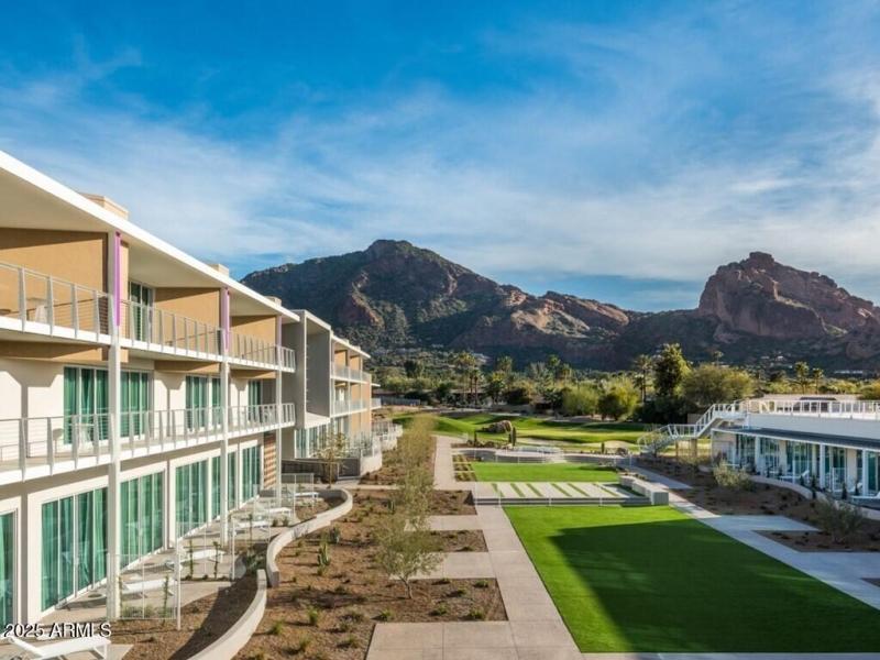 043_MOUNTAIN SHADOWS HOTEL