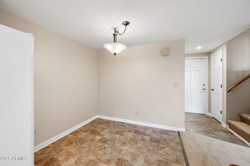 EAT-IN KITCHEN DINING