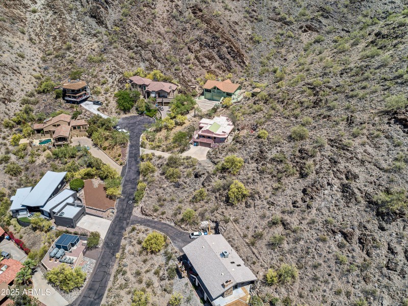 1910 E Mountain View Rd-8