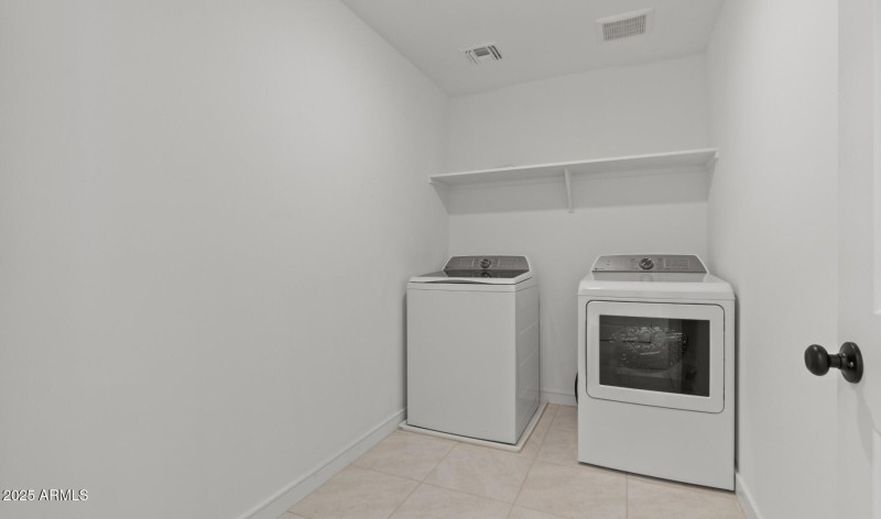 LS Lot #91 Laundry (Large)