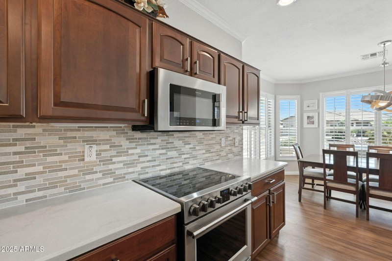 10-web-or-mls-Palm-10