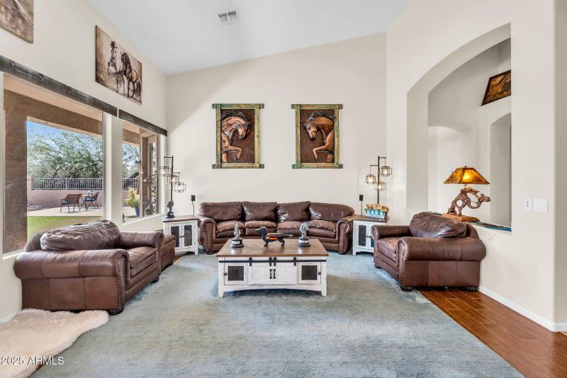 6-web-or-mls-5544 E Dusty Wren Dr 05