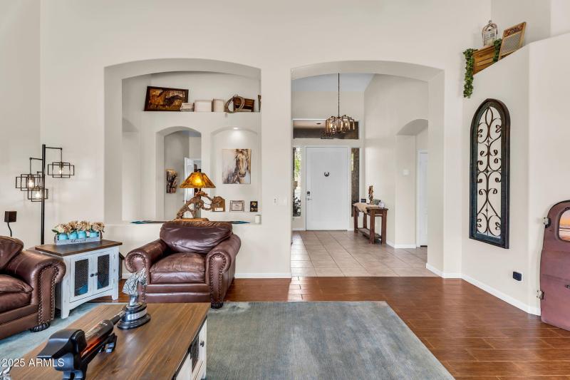 8-web-or-mls-5544 E Dusty Wren Dr 07