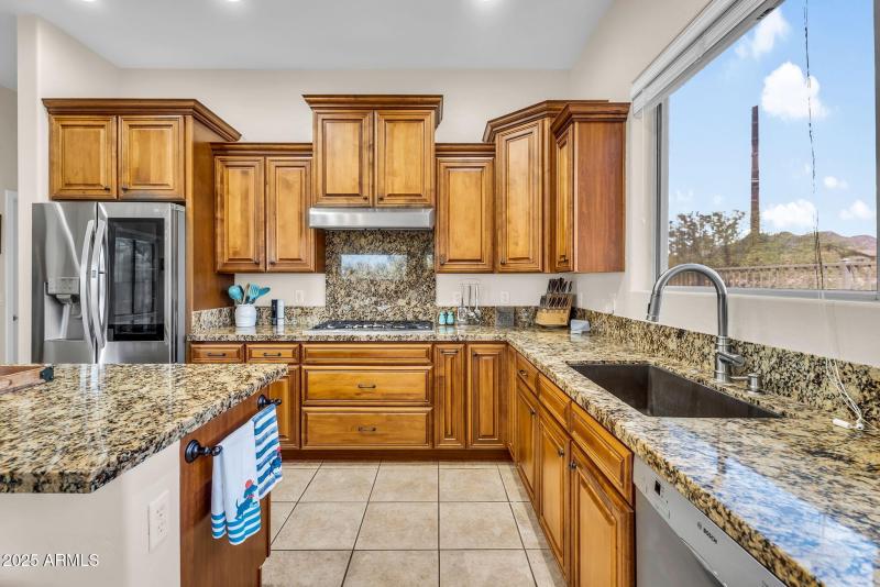 18-web-or-mls-5544 E Dusty Wren Dr 16