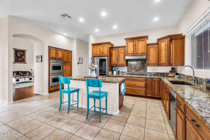 19-web-or-mls-5544 E Dusty Wren Dr 17