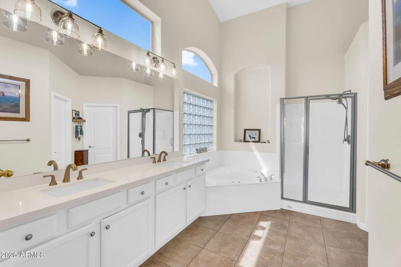 39-web-or-mls-5544 E Dusty Wren Dr 37