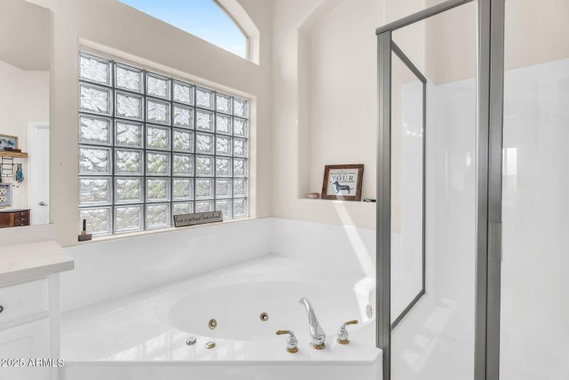 42-web-or-mls-5544 E Dusty Wren Dr 40