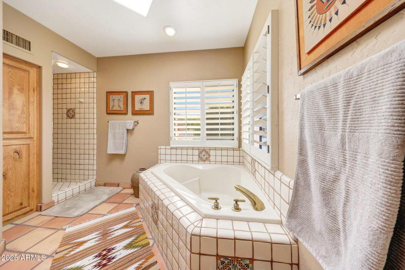 Primary bath 4