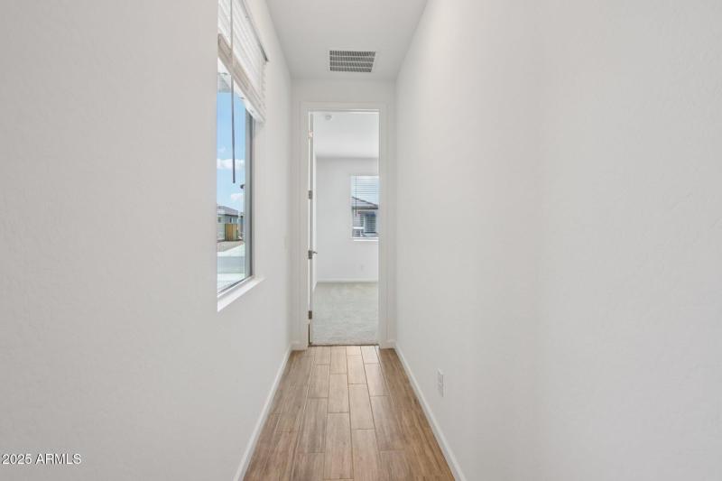 22-web-or-mls-W Brown St-S2708-022