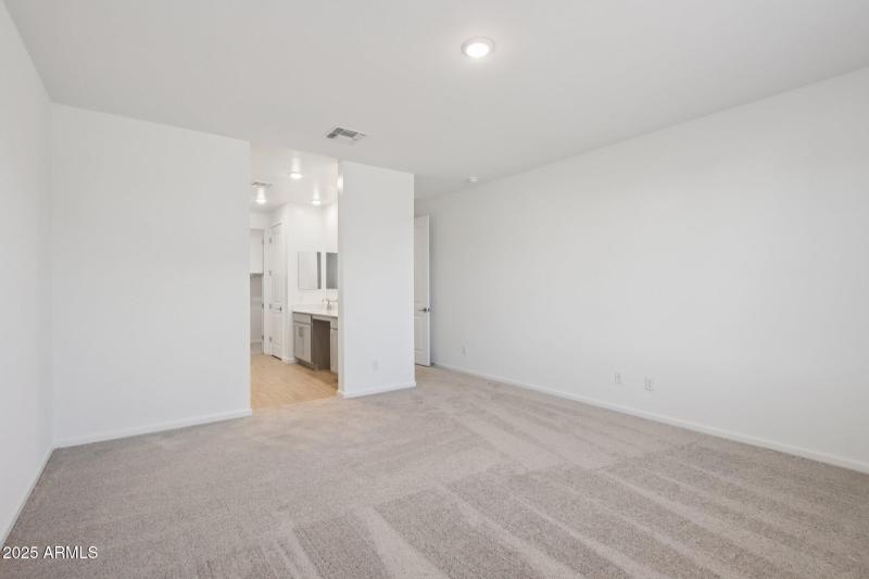 29-web-or-mls-W Brown St-S2708-029