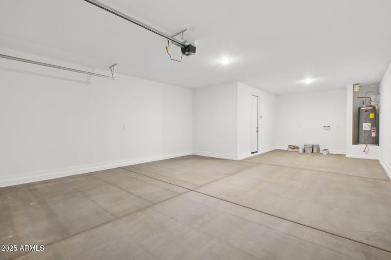 40-web-or-mls-W Brown St-S2708-040