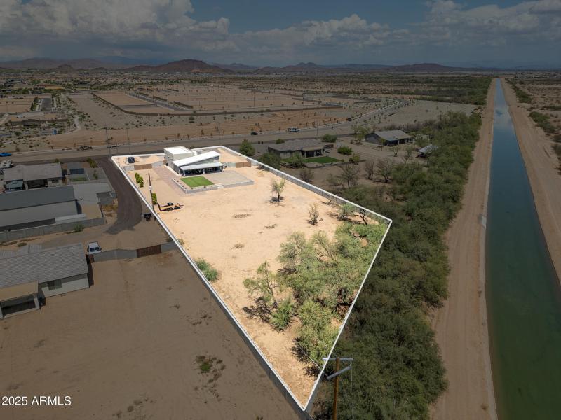 DJI_0673 OUTLINE Example 1