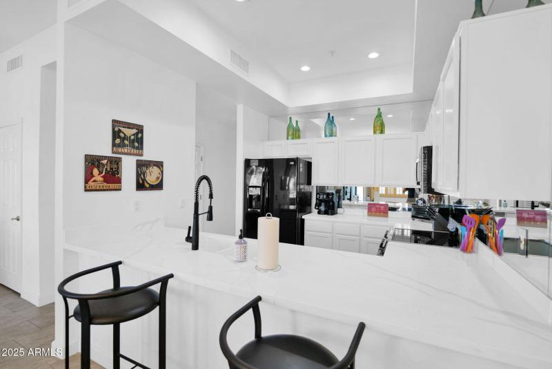 Kitchen breakfast Bar