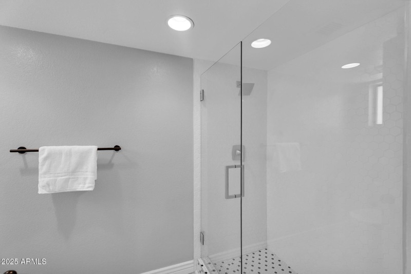 38-web-or-mls-Forest Ave-38