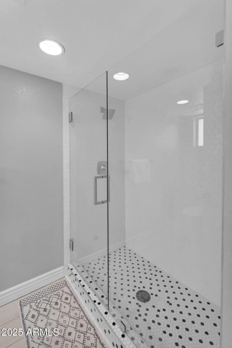 39-web-or-mls-Forest Ave-39