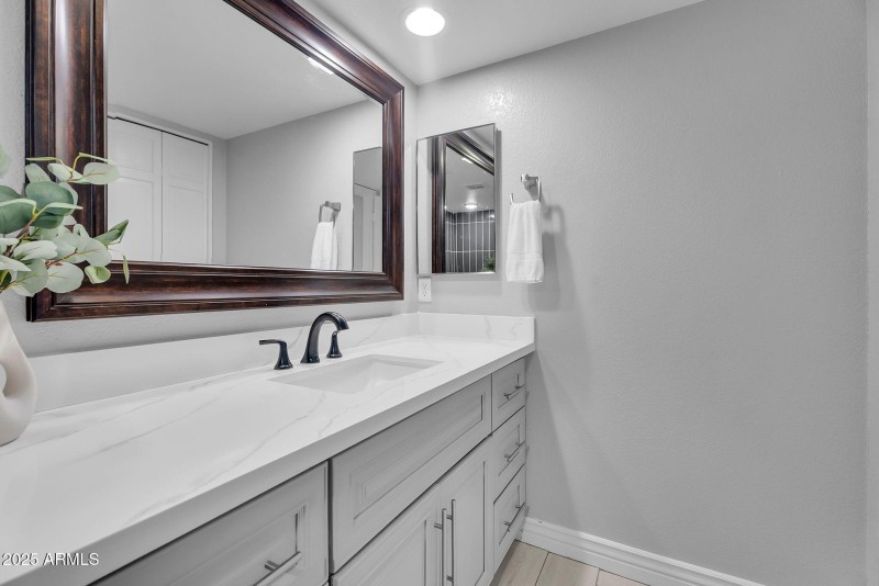 43-web-or-mls-Forest Ave-43