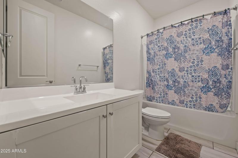 11670 W Parkway Ln Avondale AZ 85323-10