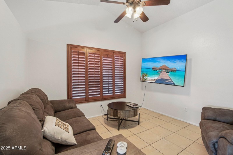 6-web-or-mls-W Mohawk Ln-S2608-006