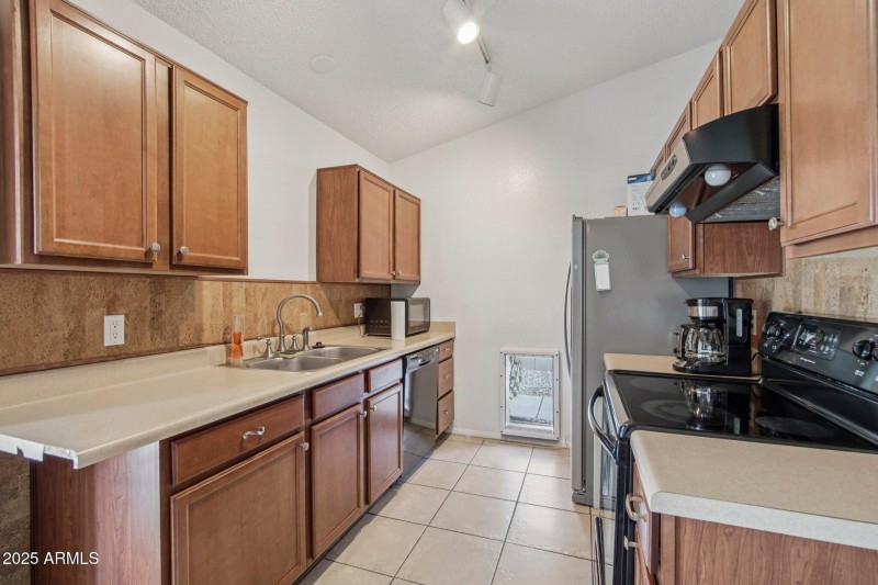 9-web-or-mls-W Mohawk Ln-S2608-009