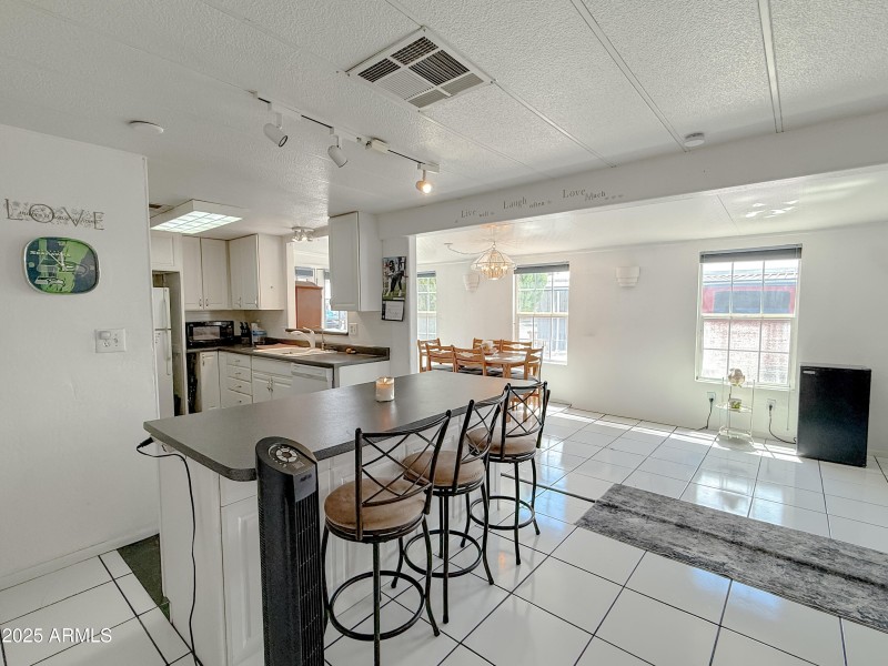 Entertainer's Floorplan