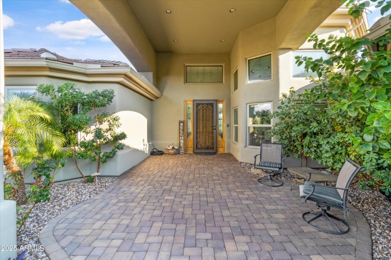 Spacious Front Courtyard