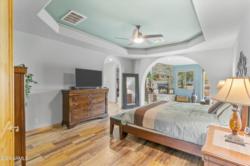 Primary Suite w/Sitting Area