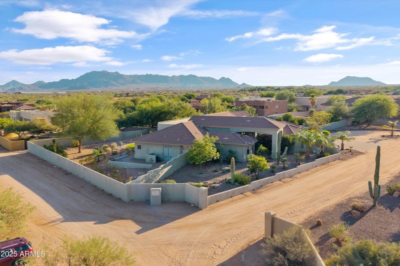 1 ACRE LOT - NO HOA!