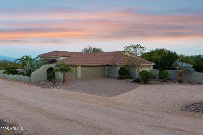 3-Car Oversized Garage