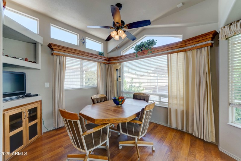 room for dining or entertaining