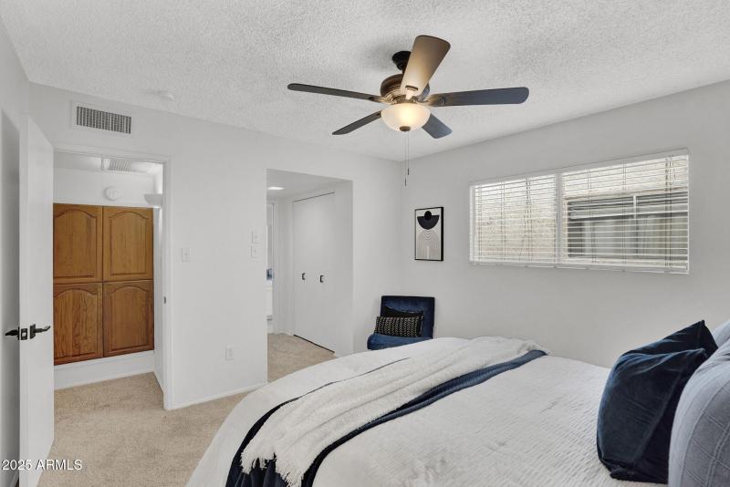 016_16-web-or-mls-17_476