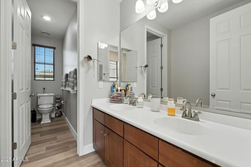 24-web-or-mls-Creekside-24