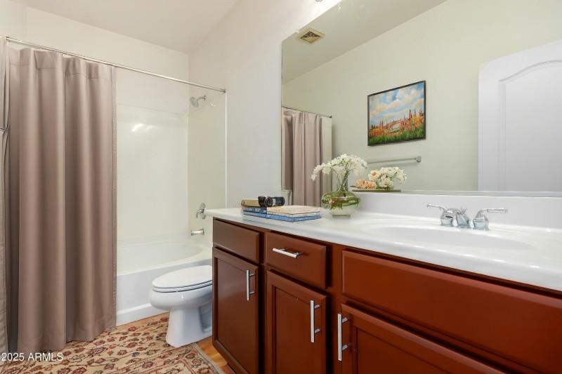 7- Masterbathroom-staged