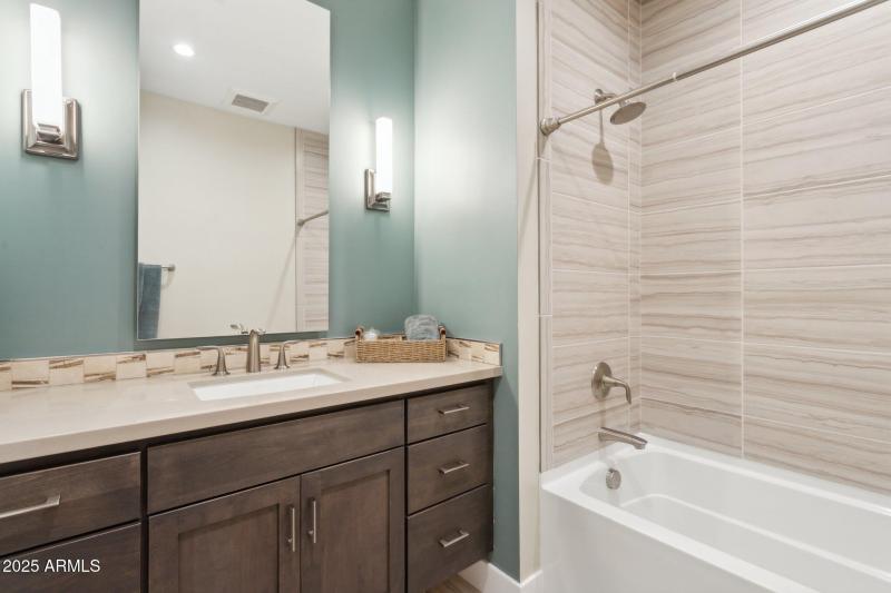 Guest Suite 2 Ensuite
