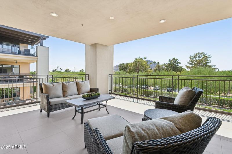Spacious Outdoor Patio