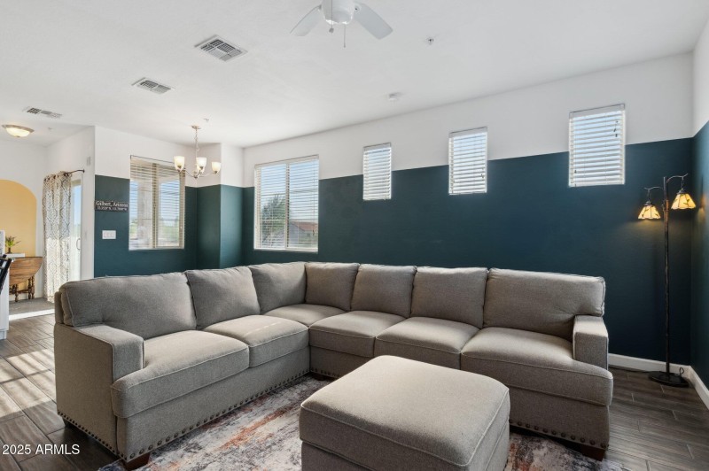 11-web-or-mls-240-w-juniper-ave-unit-115