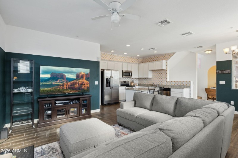 13-web-or-mls-240-w-juniper-ave-unit-115