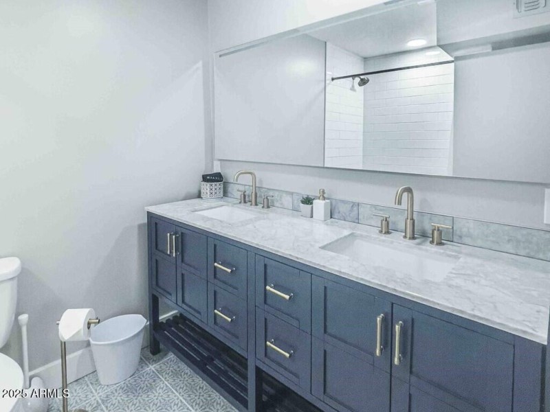 017_Guest Bathroom Area