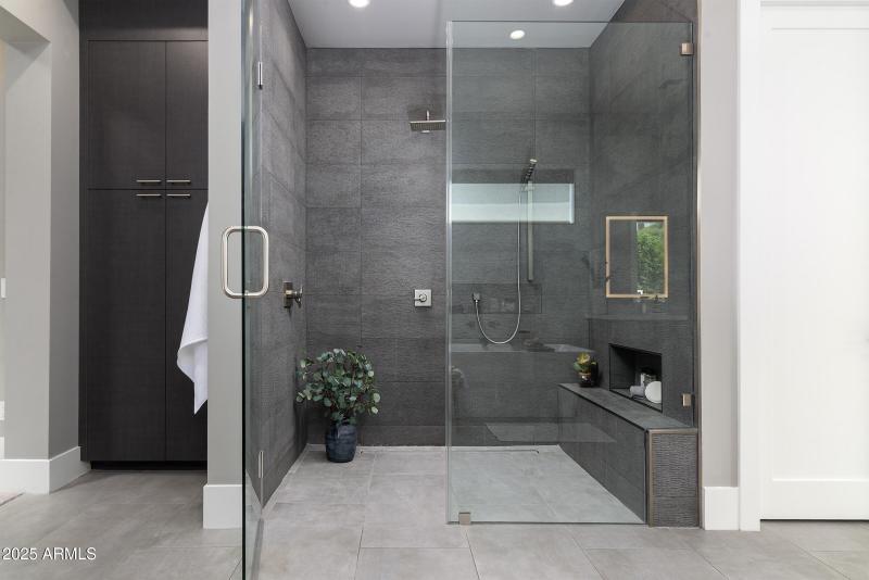 Curbless & Contemporary