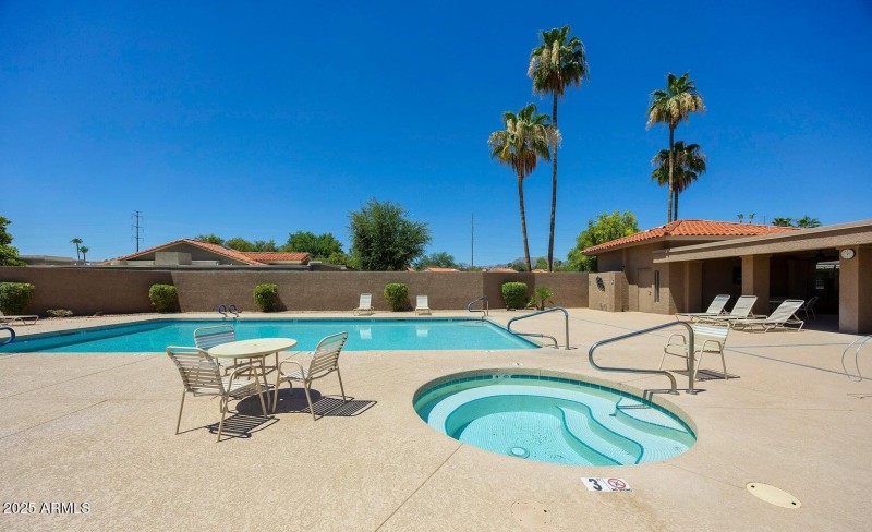 Community Spa & Pool