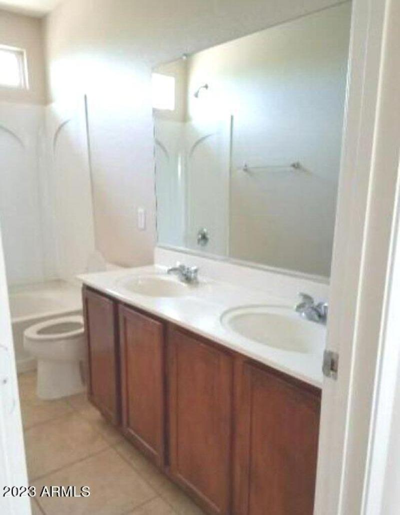 Pinto Vallery 2nd Guest Bath