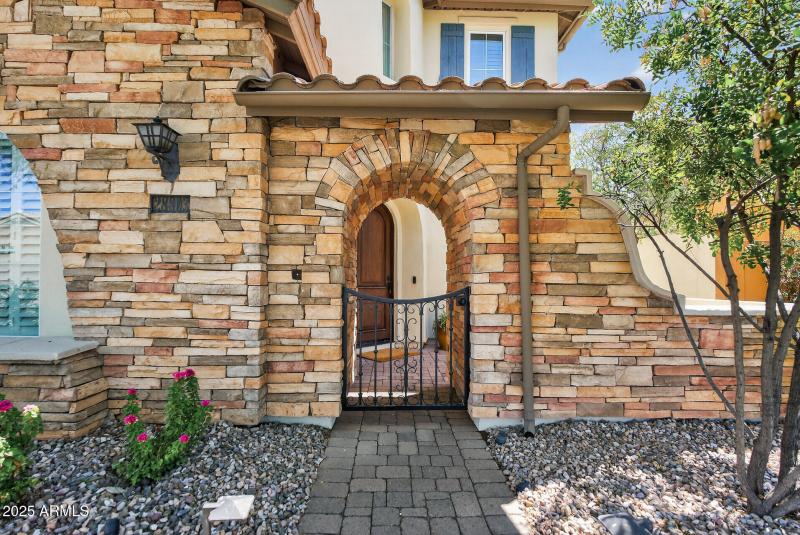 08_28803_N_68th_Dr8_mls