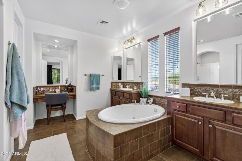 38_28803_N_68th_Dr38_mls