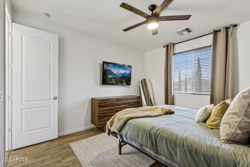 49_28803_N_68th_Dr49_mls