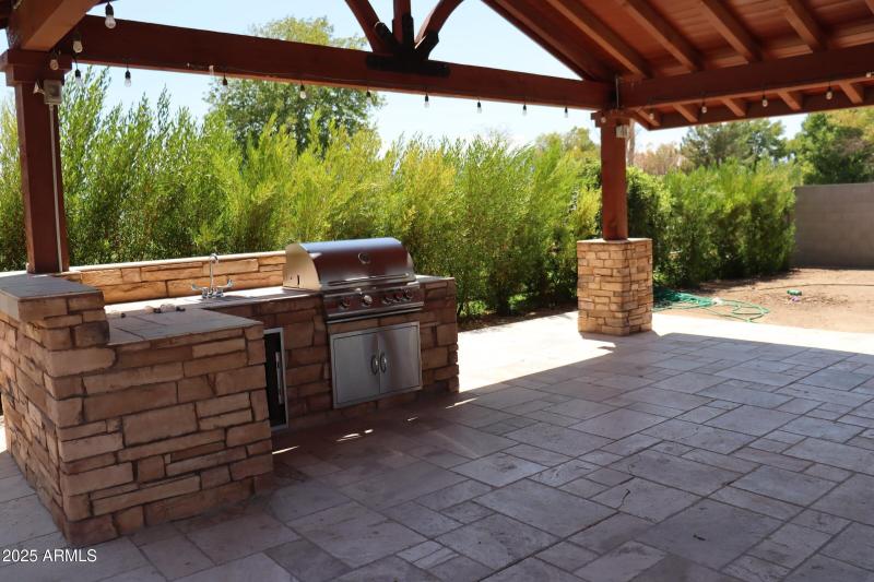 Outdoor kitchen
