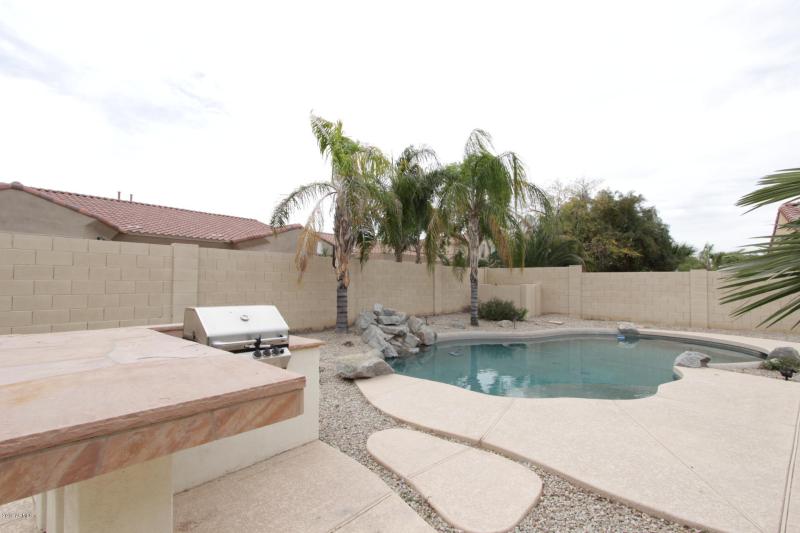 30 Built-in BBQ and Pool