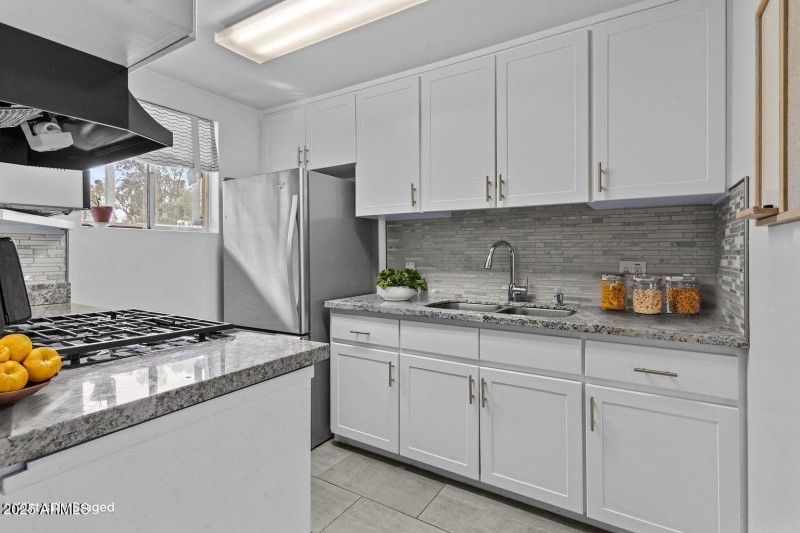 +Indian School Rd - Kitchen - Modern - 2